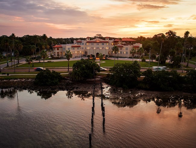 A gulfside chophouse in the heart of it all.